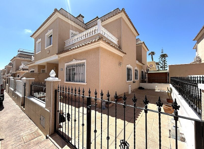 Semidetached villa - Resale - Orihuela Costa - Cabo Roig