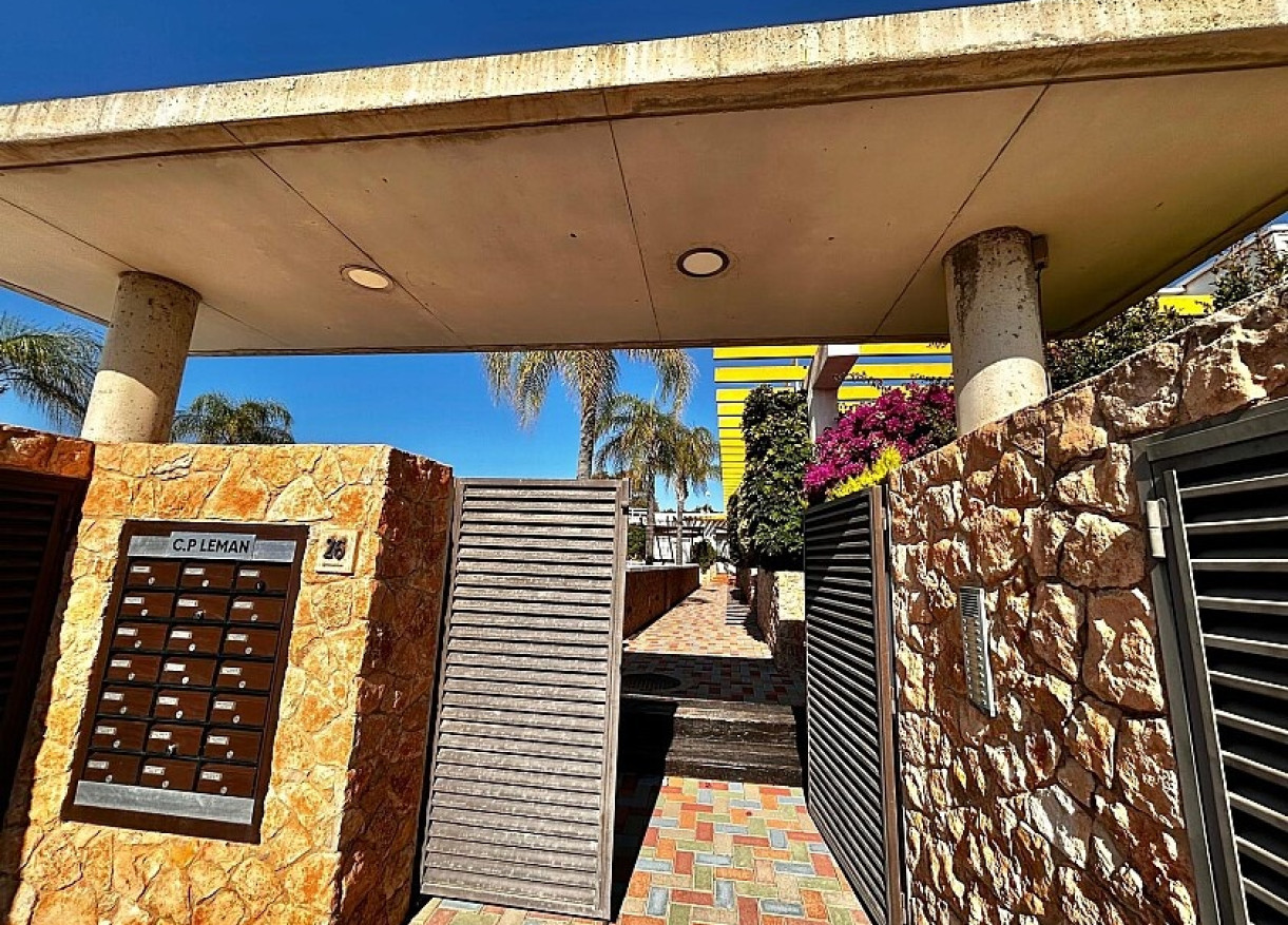 Semidetached villa · Reventa · Mil Palmeras · OL-37665