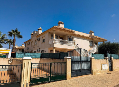 Top floor apartment · Resale · Orihuela Costa · villamartin