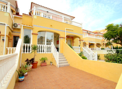 Townhouse - Resale - Villamartin - Las Filipinas - Villamartin - Las Filipinas