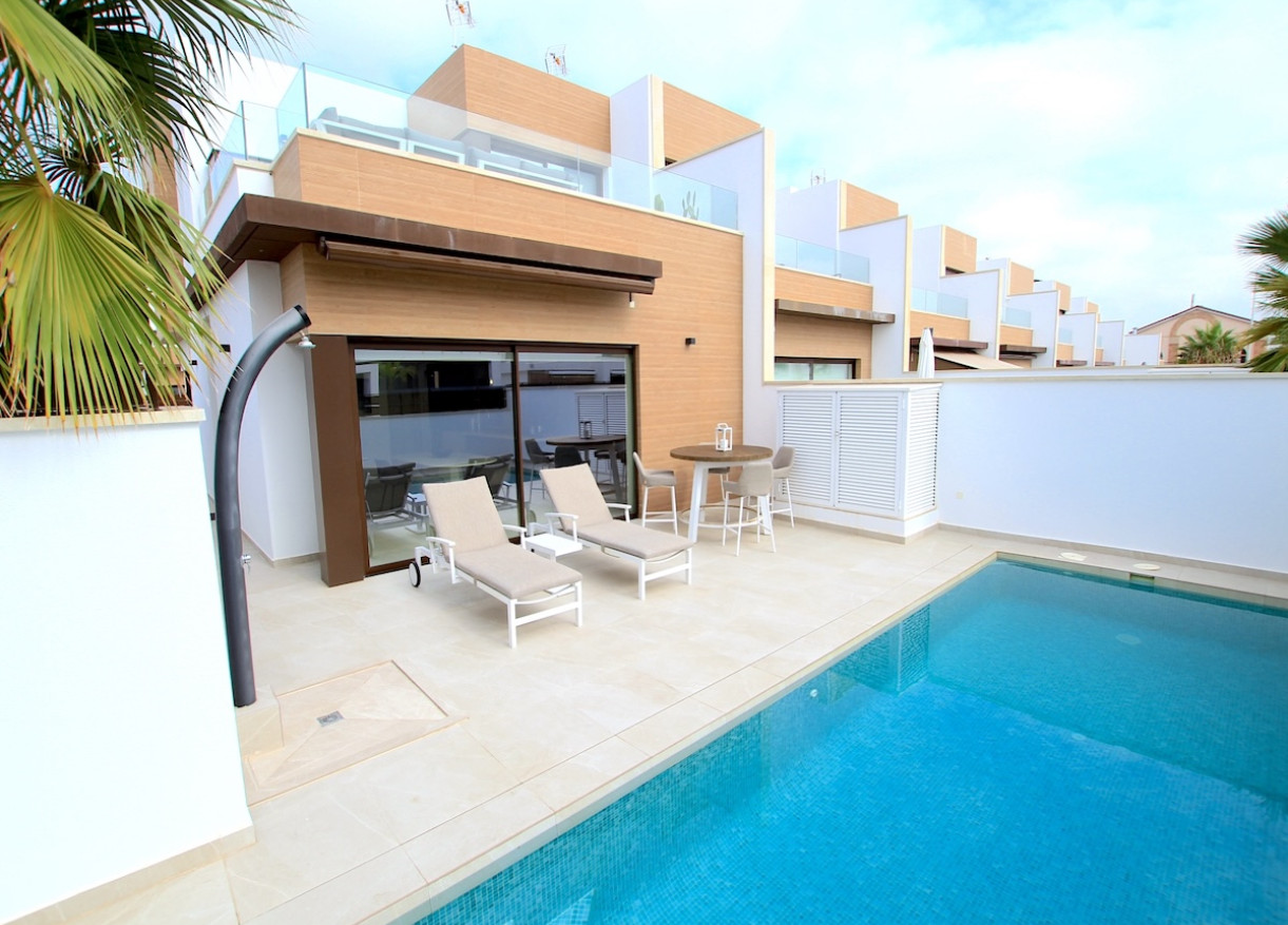 Villa · Resale · Algorfa - La Finca Golf · CBM-50885