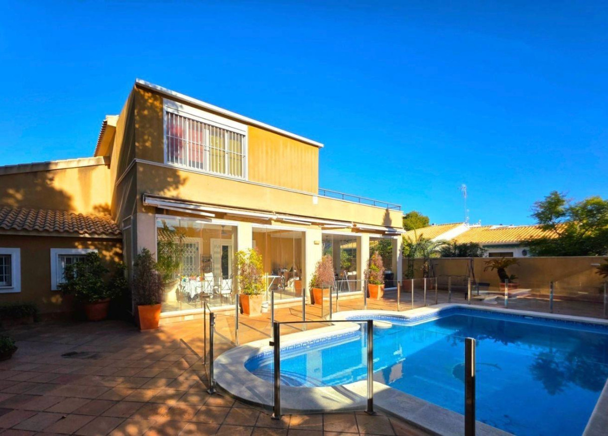 Villa · Resale · Dehesa de campoamor · TBHUR-65942