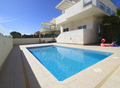 Villa - Resale - Orihuela Costa - La Zenia