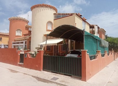 Villa - Resale - Orihuela Costa - Playa Flamenca