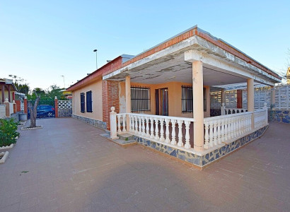 Villa - Resale - Torrevieja - Calas - norte ciudad