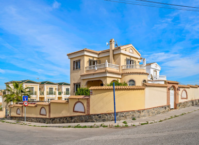 Villa - Sale - Orihuela Costa - Castillo de Don Juan