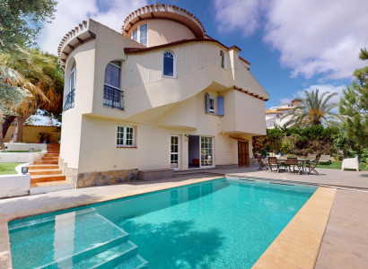 Villa - Sale - Orihuela Costa - La Zenia