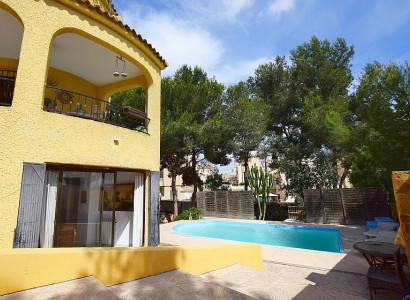 Villa - Sale - Orihuela Costa - Villamartin area