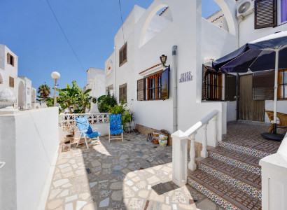 Villa - Sale - Torrevieja - Calas blanca