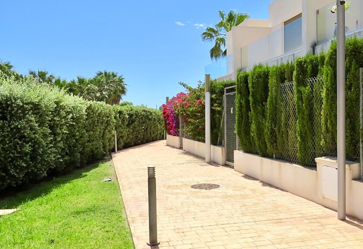 Resale · Semidetached villa · Punta Prima