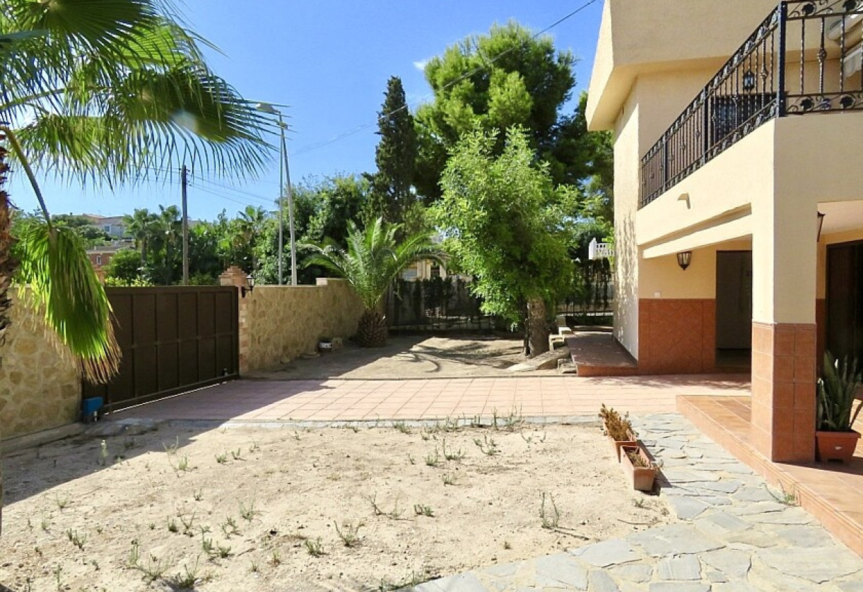 Sale · Villa · Torrevieja · Los balcones