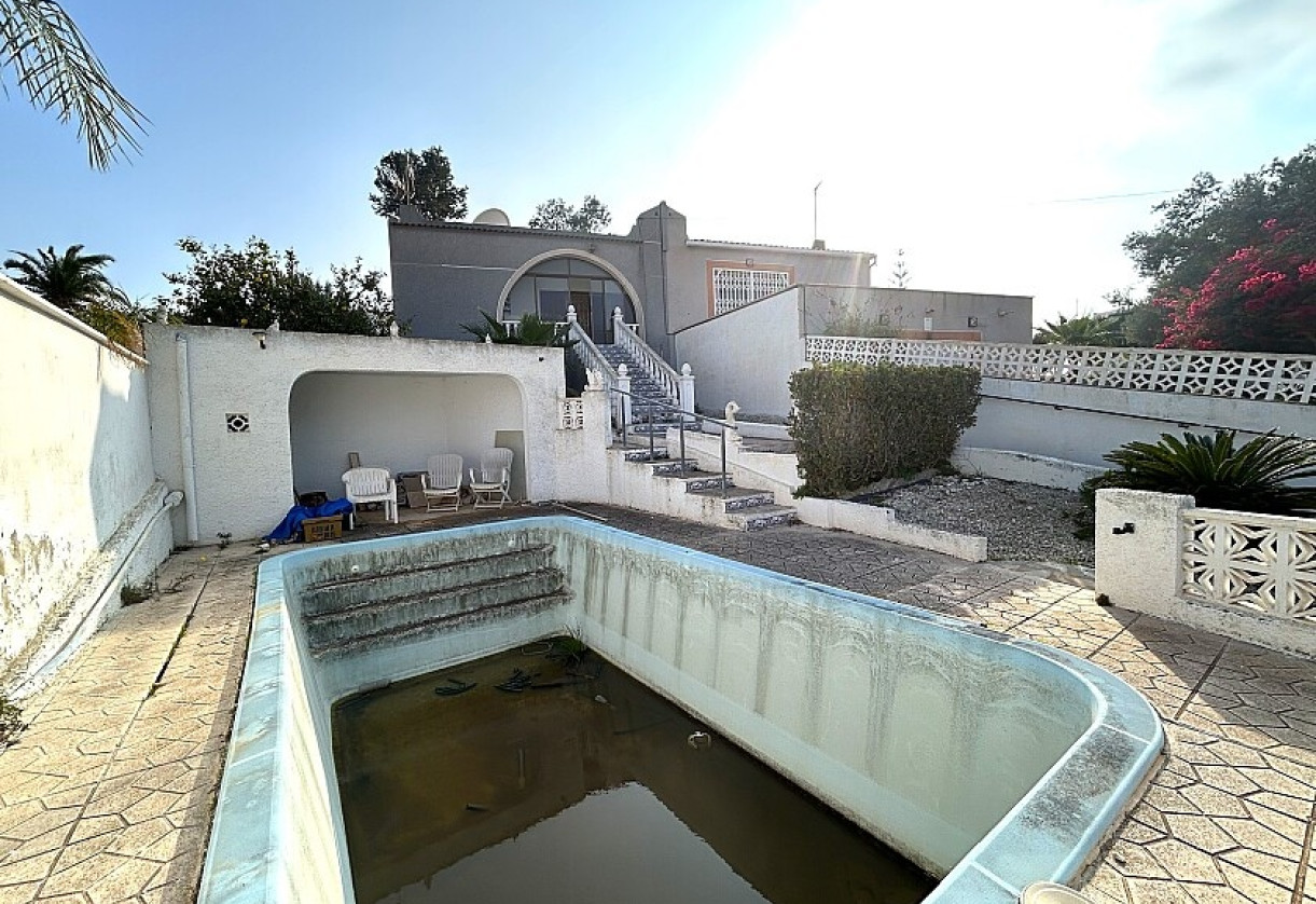 Sale · Semidetached villa · Torrevieja · Los balcones