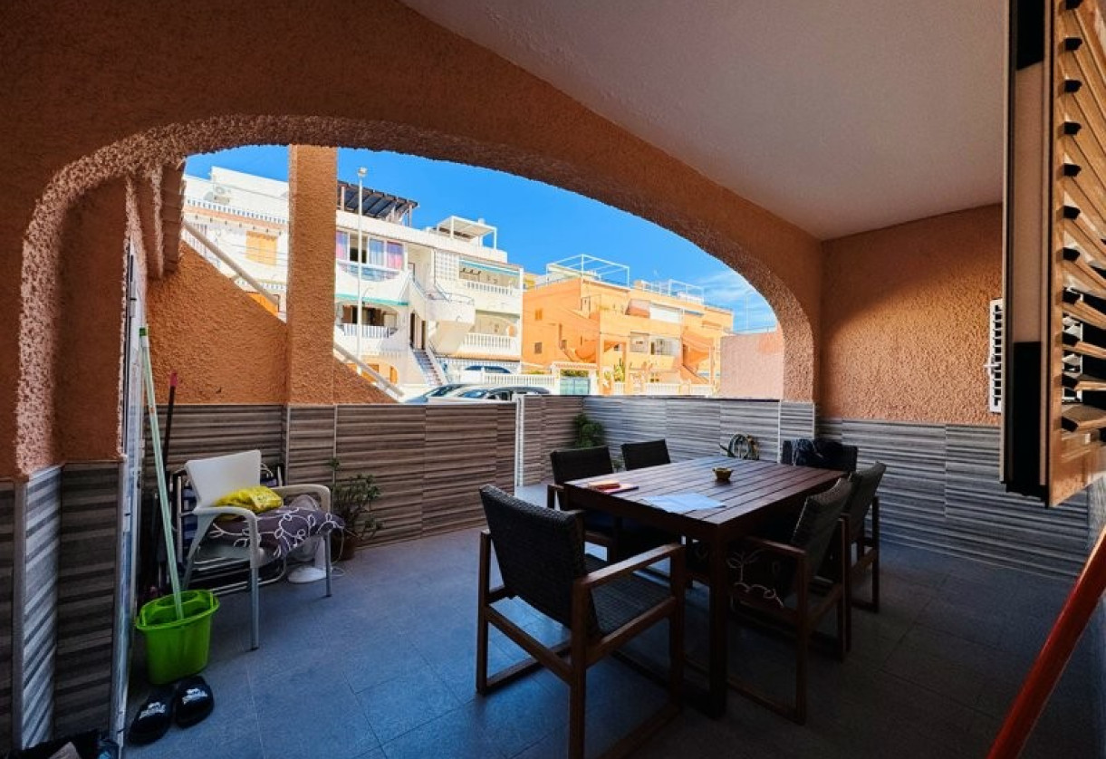 Resale · Townhouse · La Mata · Los Europeos