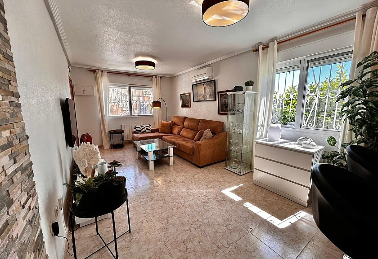 Reventa · Villa · Torrevieja · Los Altos