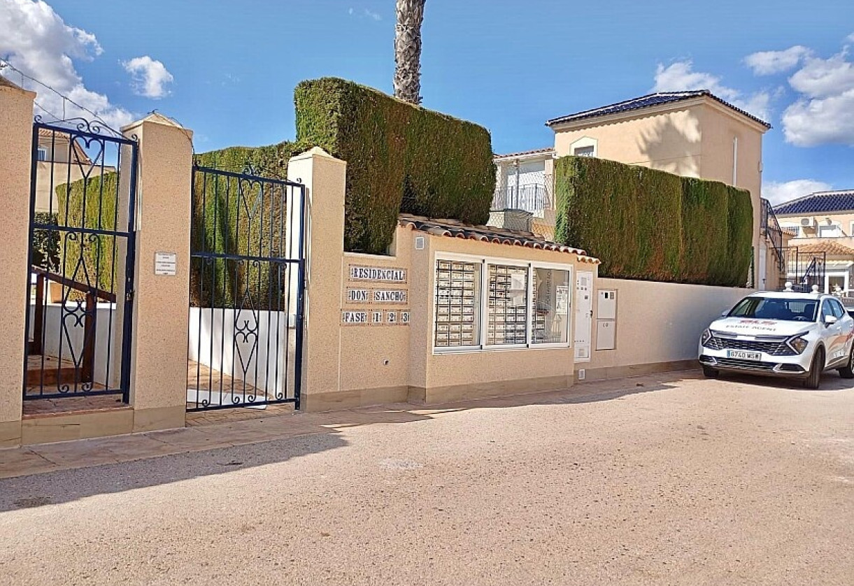 Reventa · Villa · Torrevieja · Los Altos
