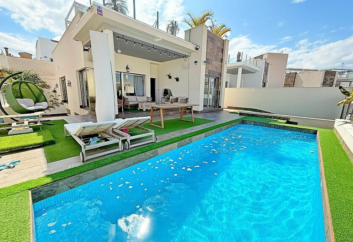 Rynek wtórny · Luxury villa · Orihuela Costa · villamartin
