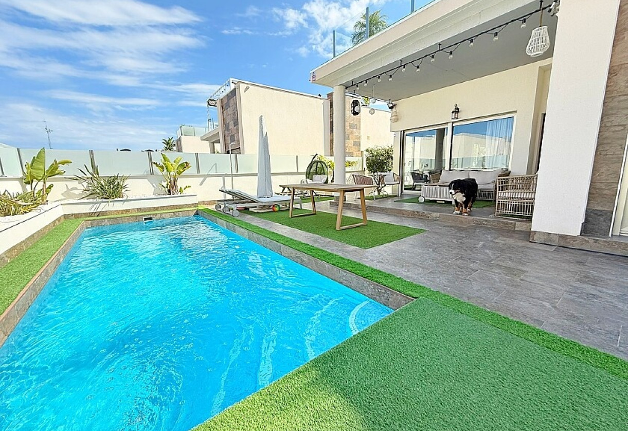 Rynek wtórny · Luxury villa · Orihuela Costa · villamartin