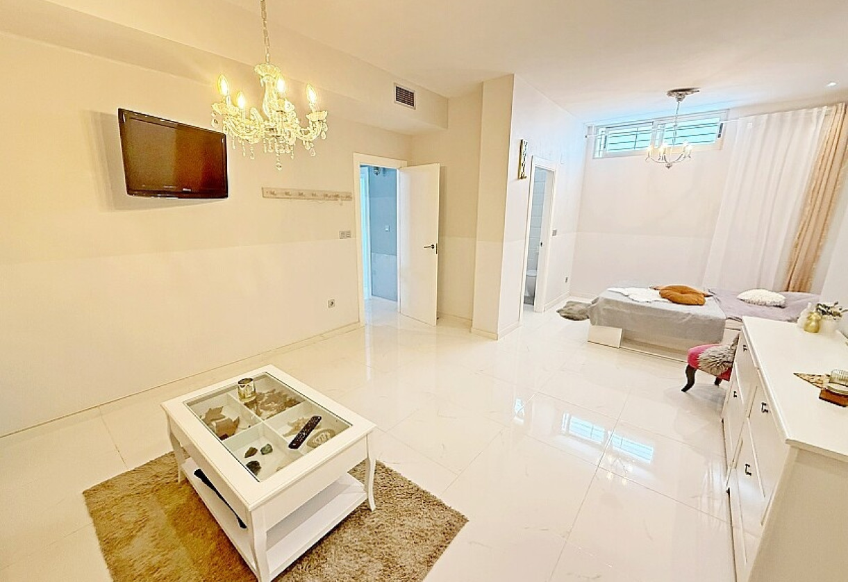 Rynek wtórny · Luxury villa · Orihuela Costa · villamartin