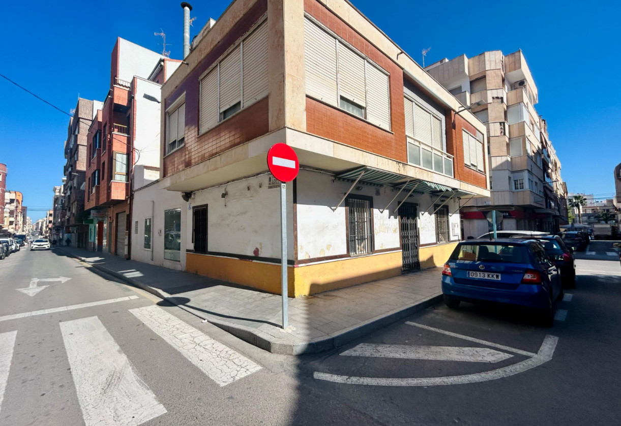 Sale · House · Torrevieja · Centro