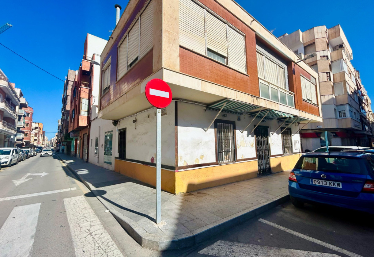 Sale · House · Torrevieja · Centro