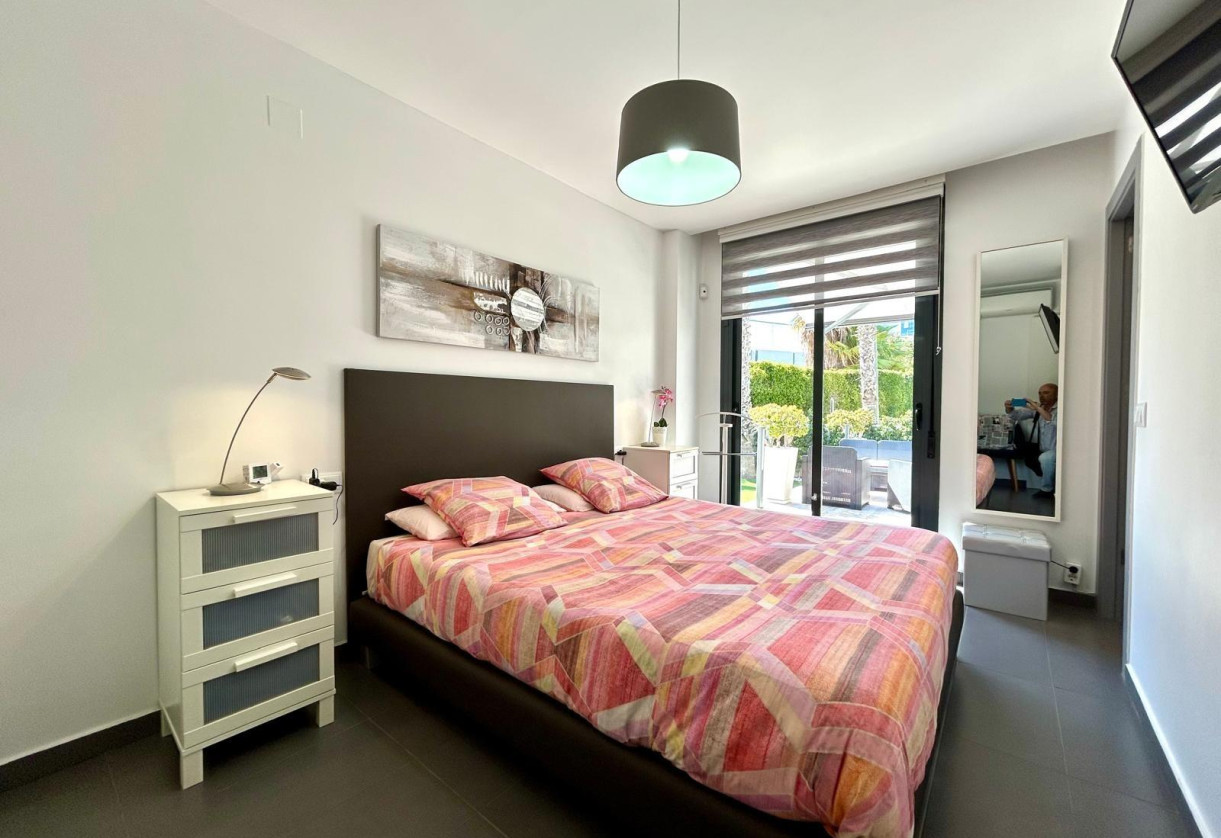 Sale · Semi · Orihuela Costa · Villamartín-Las Filipinas