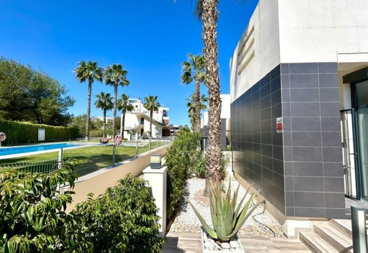 Sale · Semi · Orihuela Costa · Villamartín-Las Filipinas