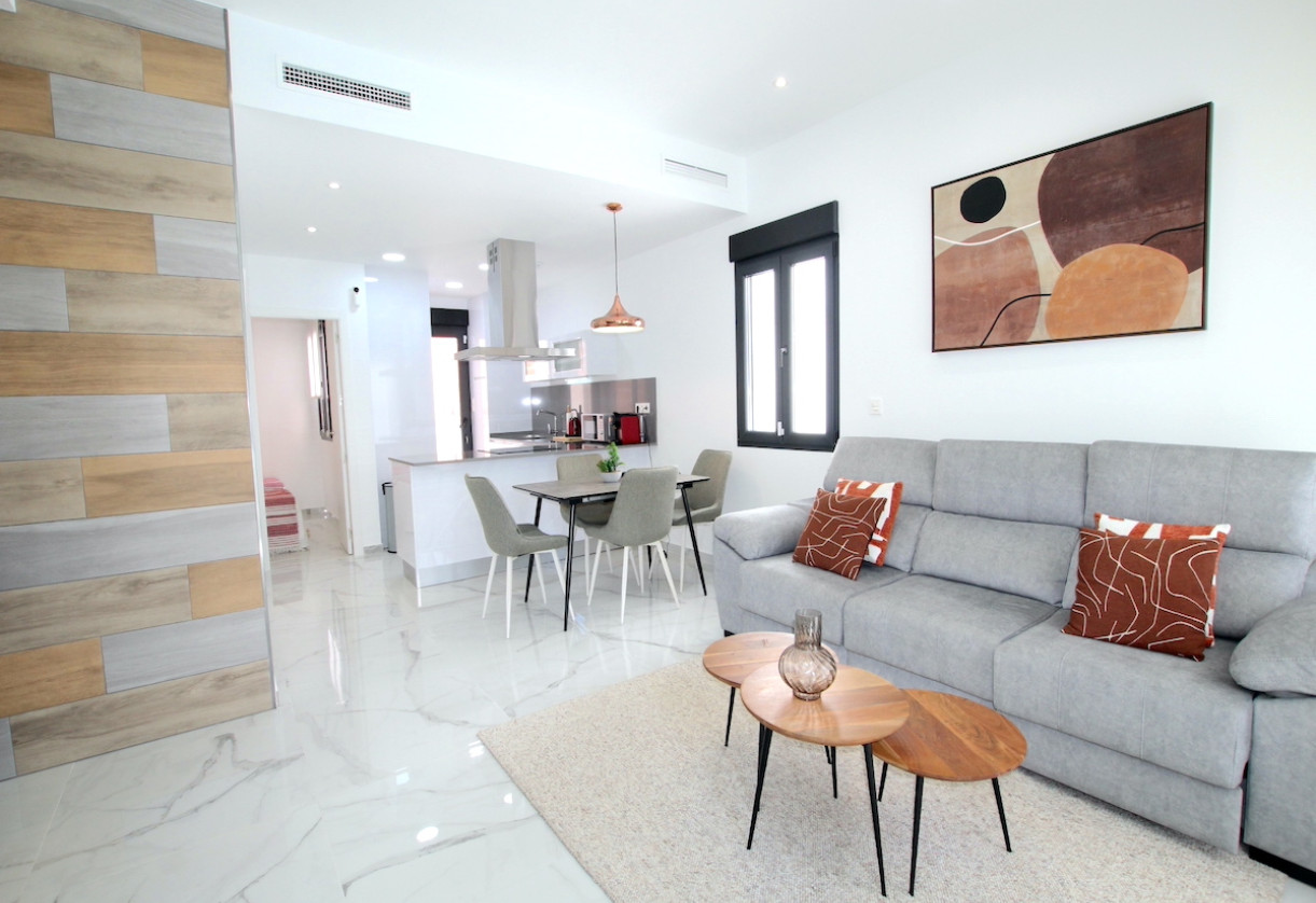 Sale · Villa · Torrevieja - El Hondo