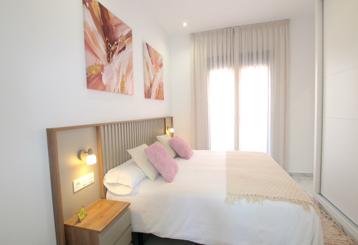 Sale · Villa · Torrevieja - El Hondo