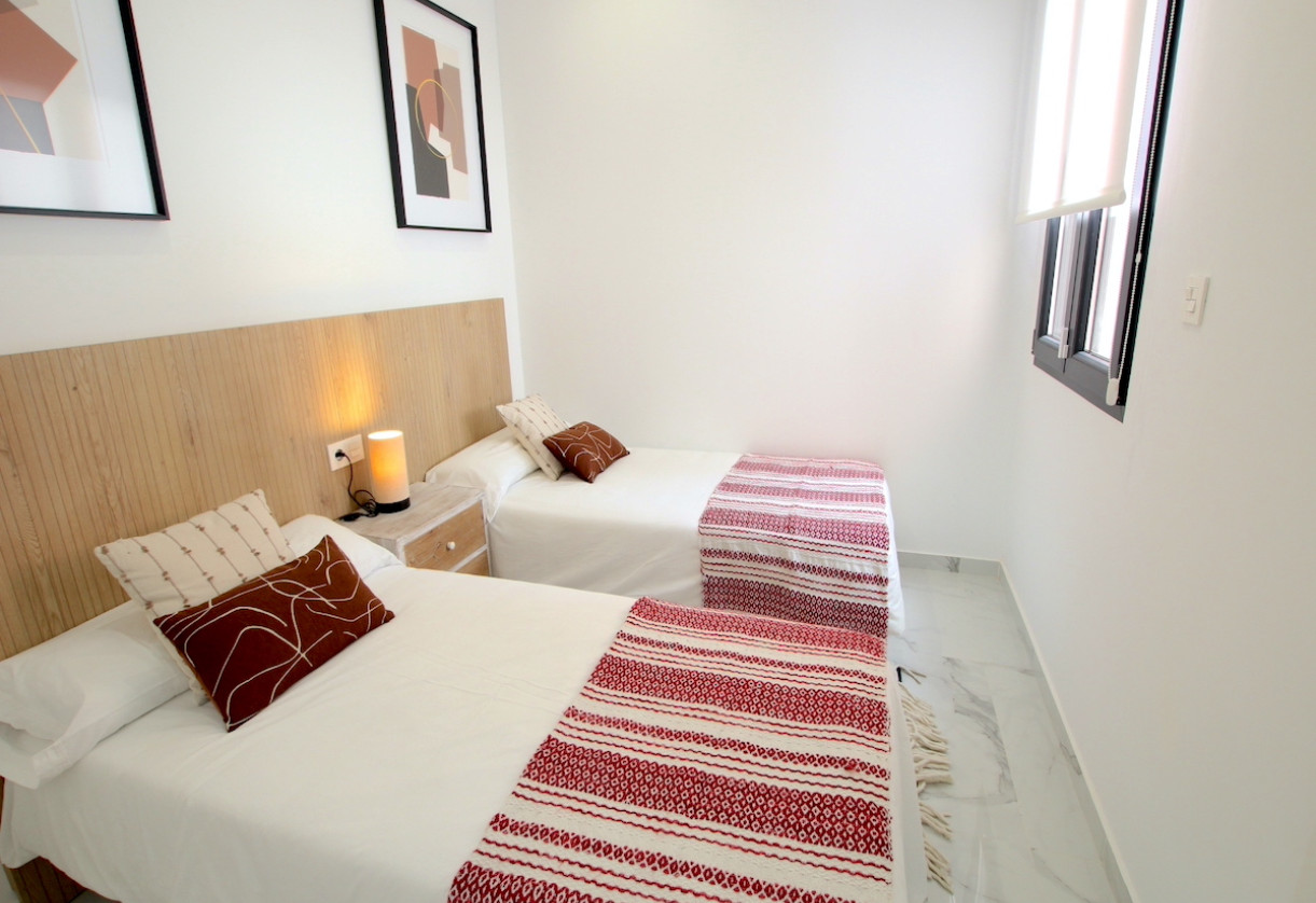 Sale · Villa · Torrevieja - El Hondo