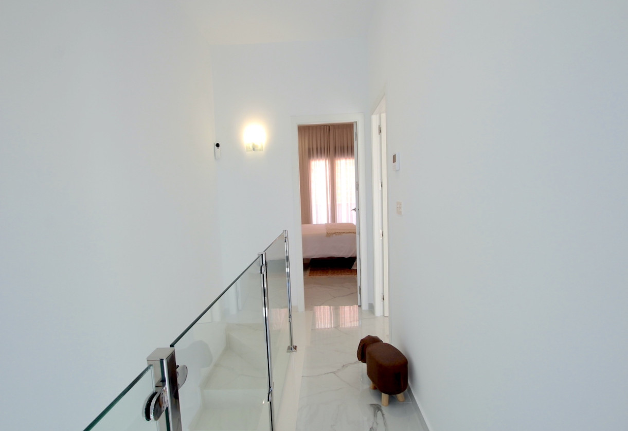 Sale · Villa · Torrevieja - El Hondo