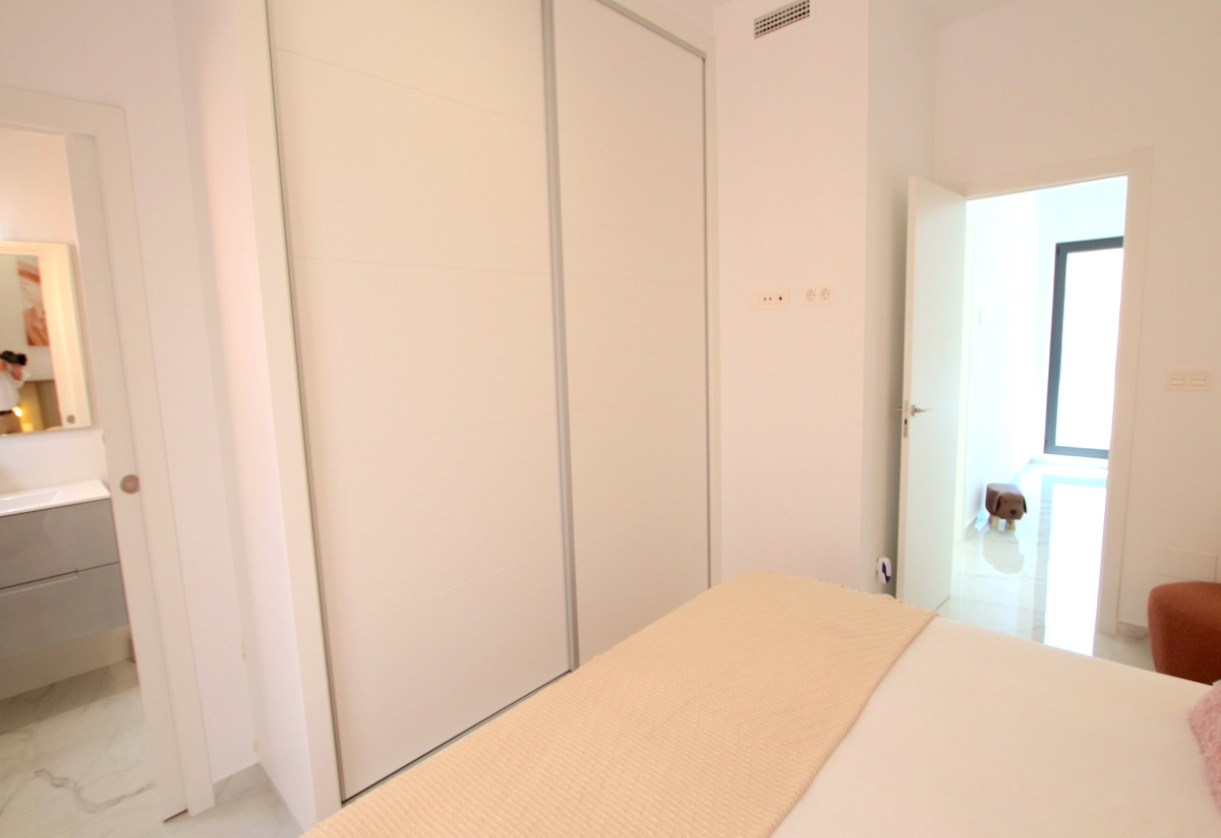Sale · Villa · Torrevieja - El Hondo
