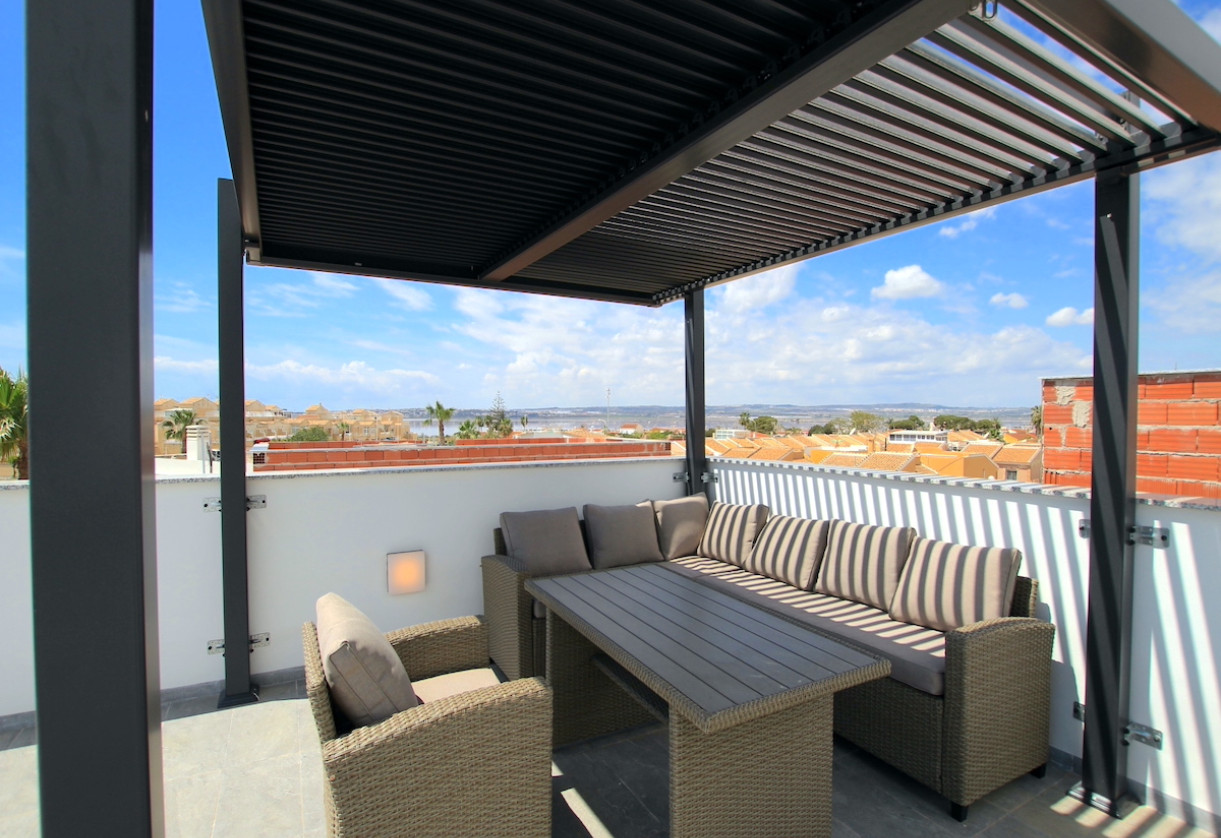 Sale · Villa · Torrevieja - El Hondo