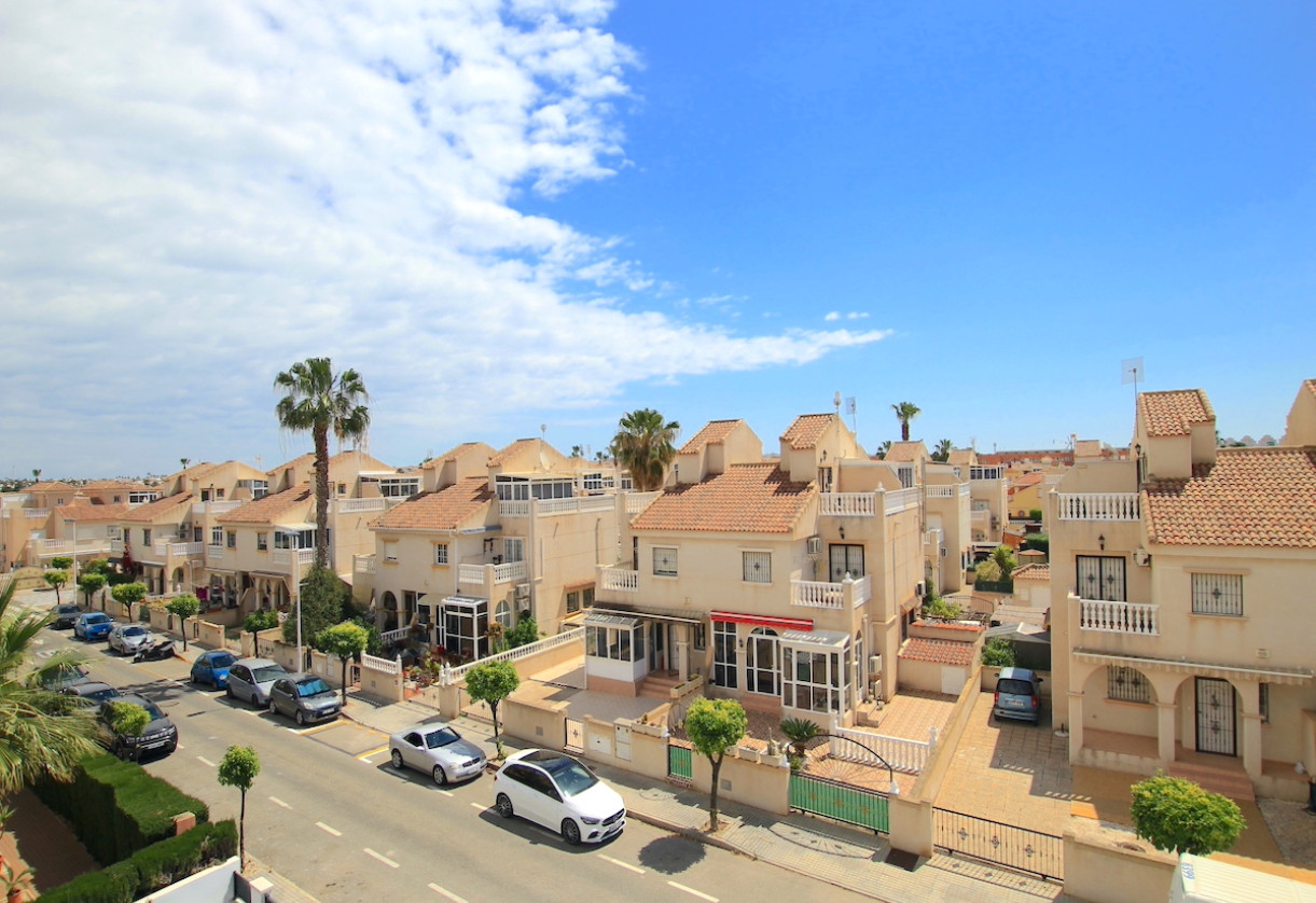 Sale · Villa · Torrevieja - El Hondo