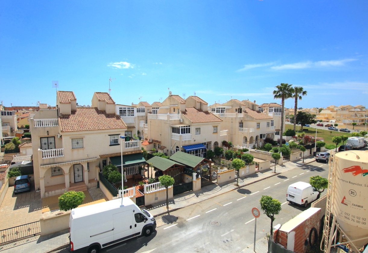 Sale · Villa · Torrevieja - El Hondo