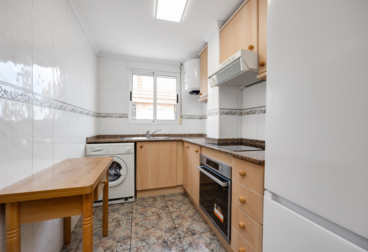 Rynek wtórny · APARTAMENTO · Torrevieja · PLAYA NAUFRAGOS