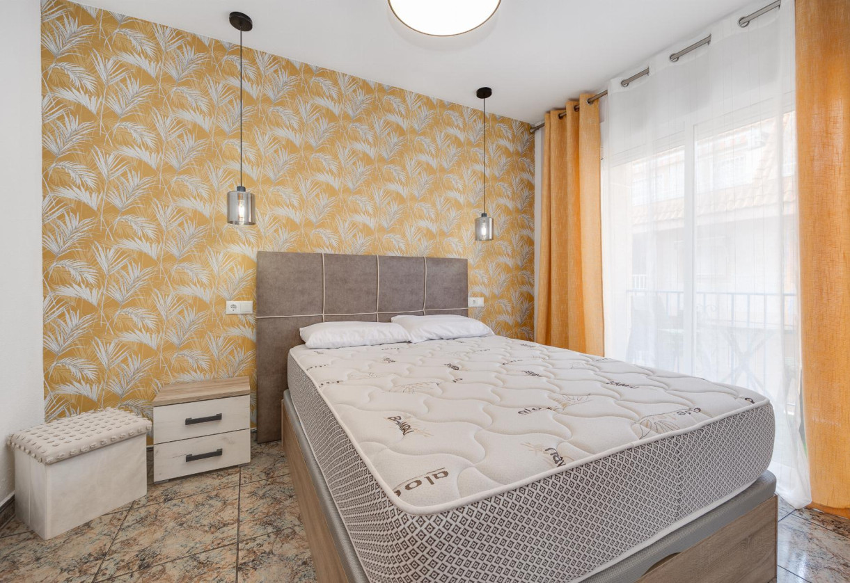 Rynek wtórny · APARTAMENTO · Torrevieja · PLAYA NAUFRAGOS