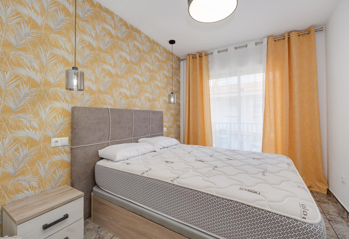 Rynek wtórny · APARTAMENTO · Torrevieja · PLAYA NAUFRAGOS