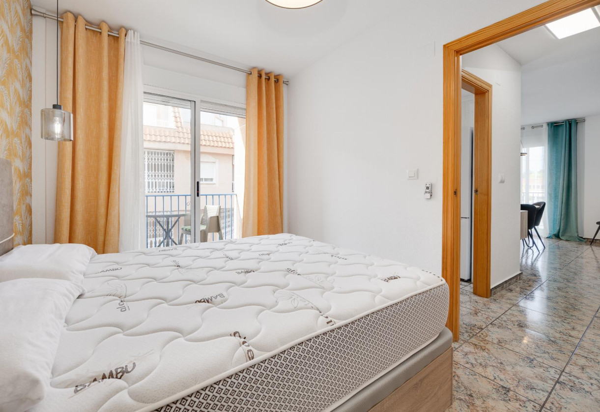 Rynek wtórny · APARTAMENTO · Torrevieja · PLAYA NAUFRAGOS
