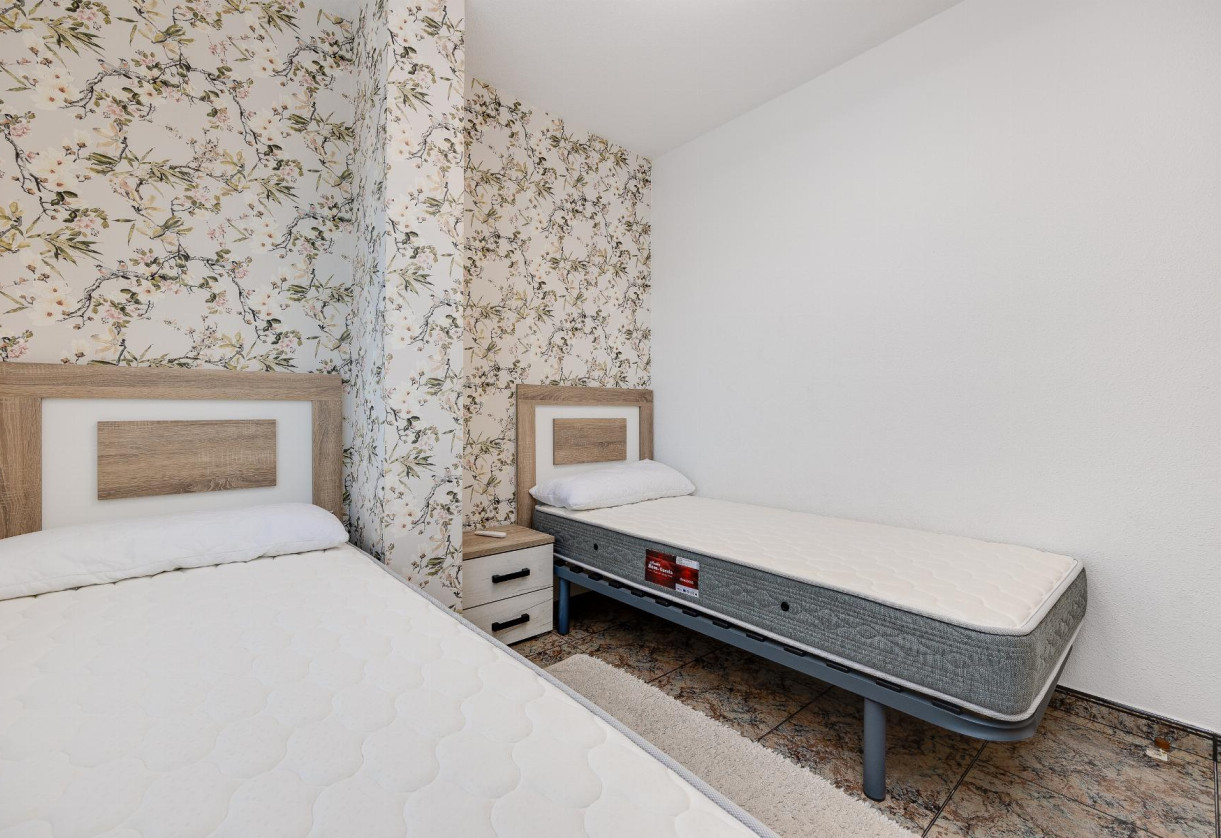 Rynek wtórny · APARTAMENTO · Torrevieja · PLAYA NAUFRAGOS