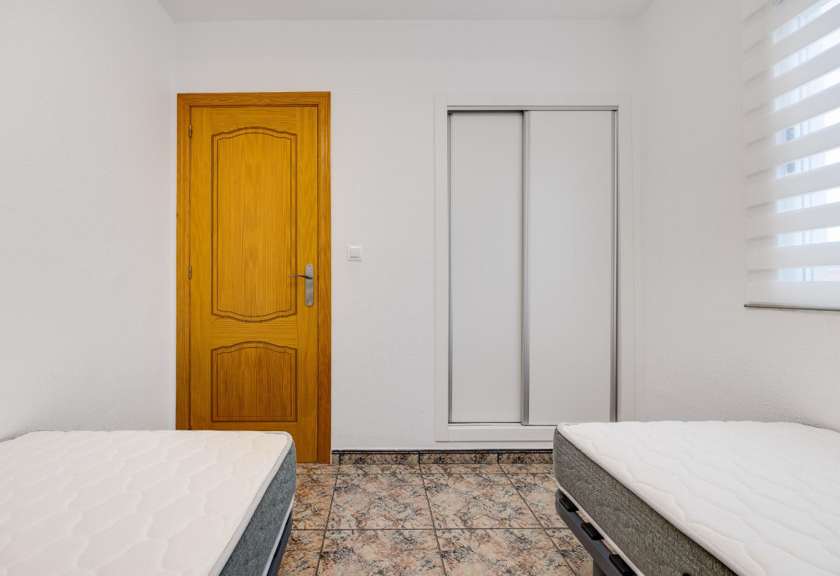 Rynek wtórny · APARTAMENTO · Torrevieja · PLAYA NAUFRAGOS