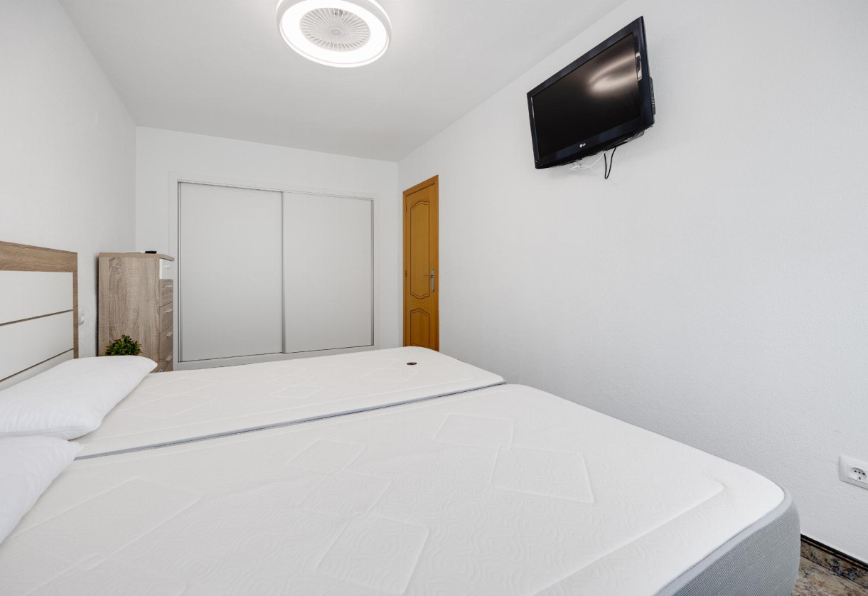 Rynek wtórny · APARTAMENTO · Torrevieja · PLAYA NAUFRAGOS