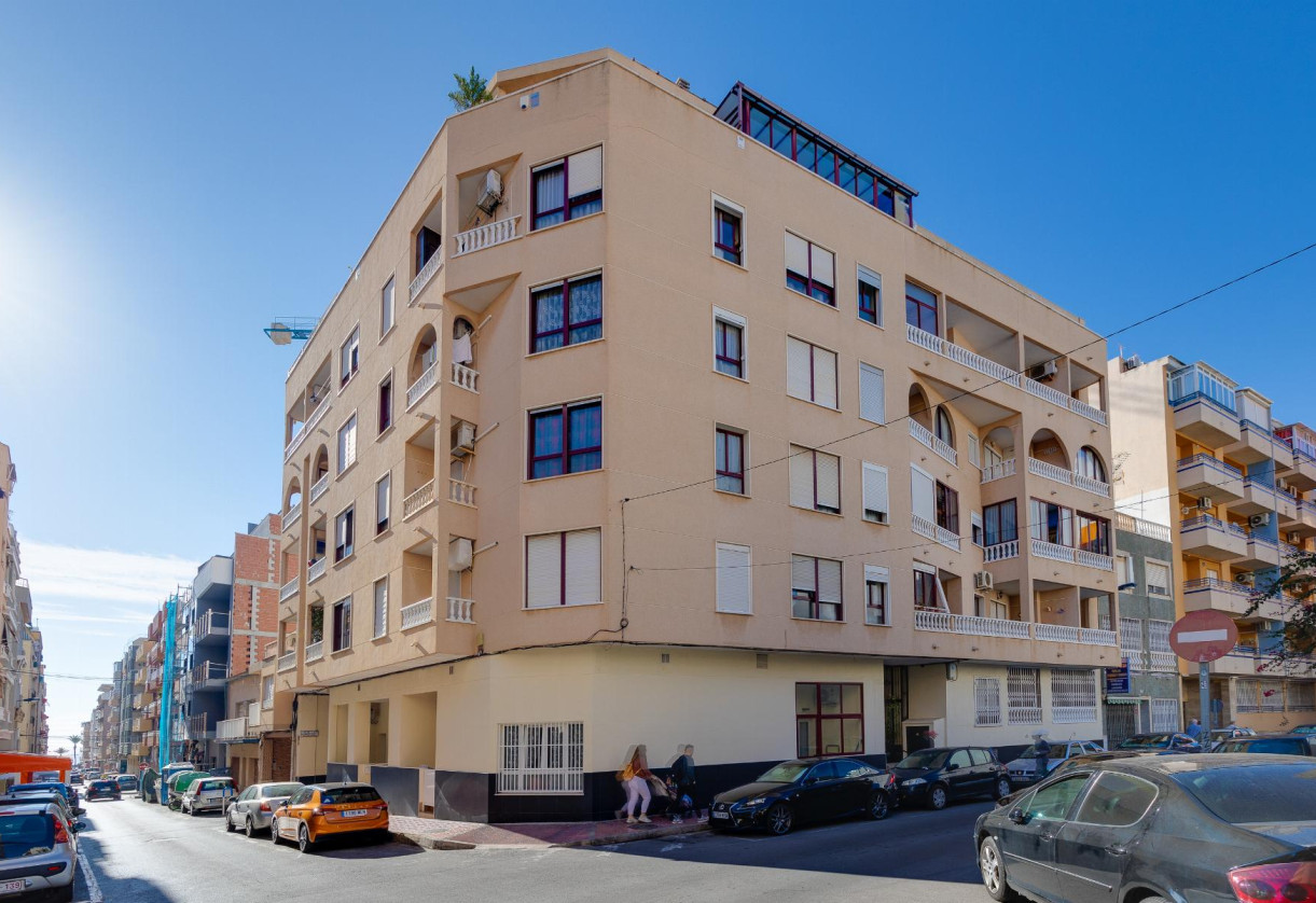 Resale · APARTAMENTO · Torrevieja · Playa del Cura