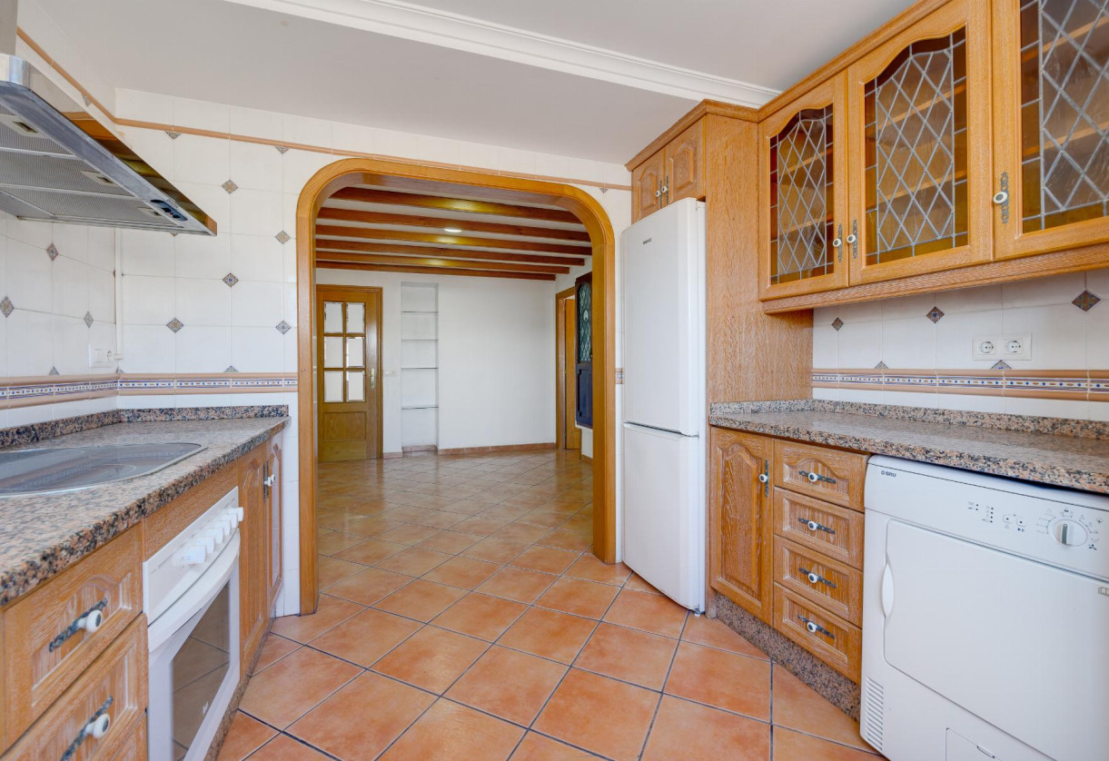 Resale · APARTAMENTO · Torrevieja · Centro