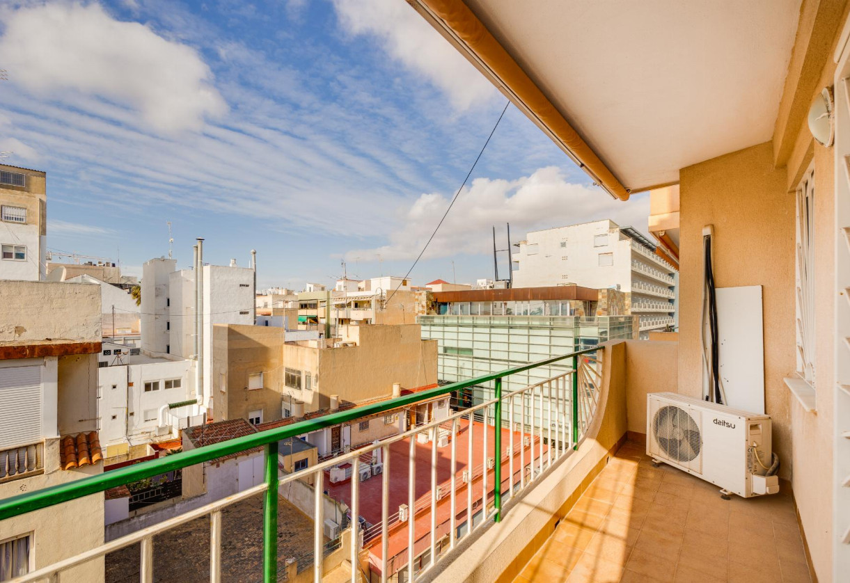 Resale · APARTAMENTO · Torrevieja · Centro