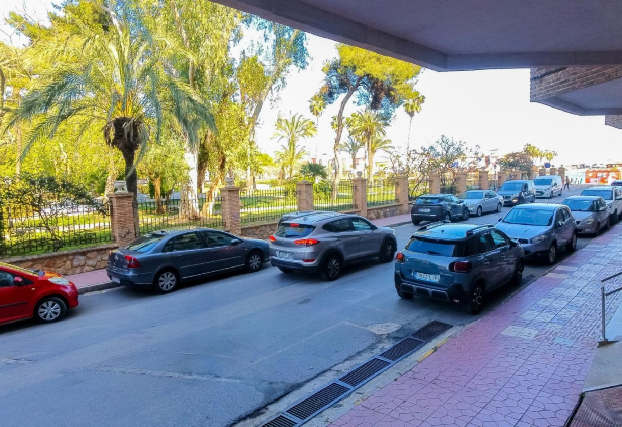 Resale · APARTAMENTO · Torrevieja · Playa del Acequión