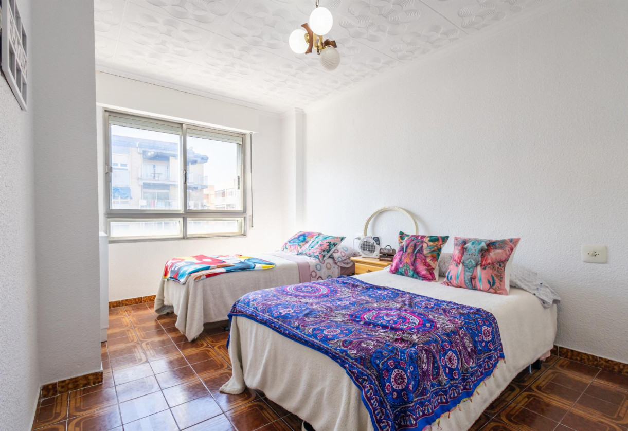 Resale · APARTAMENTO · Torrevieja · Playa del Acequión