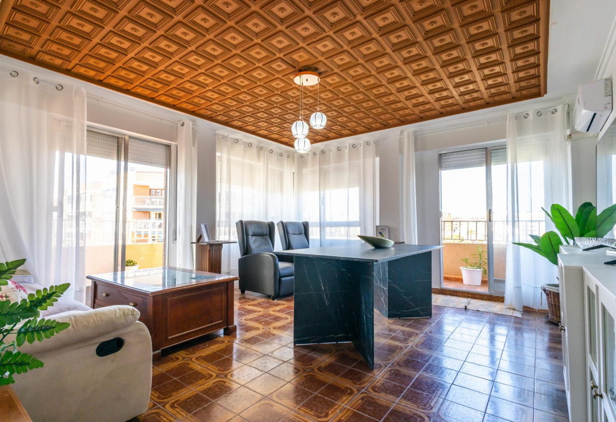 Resale · APARTAMENTO · Torrevieja · Playa del Acequión