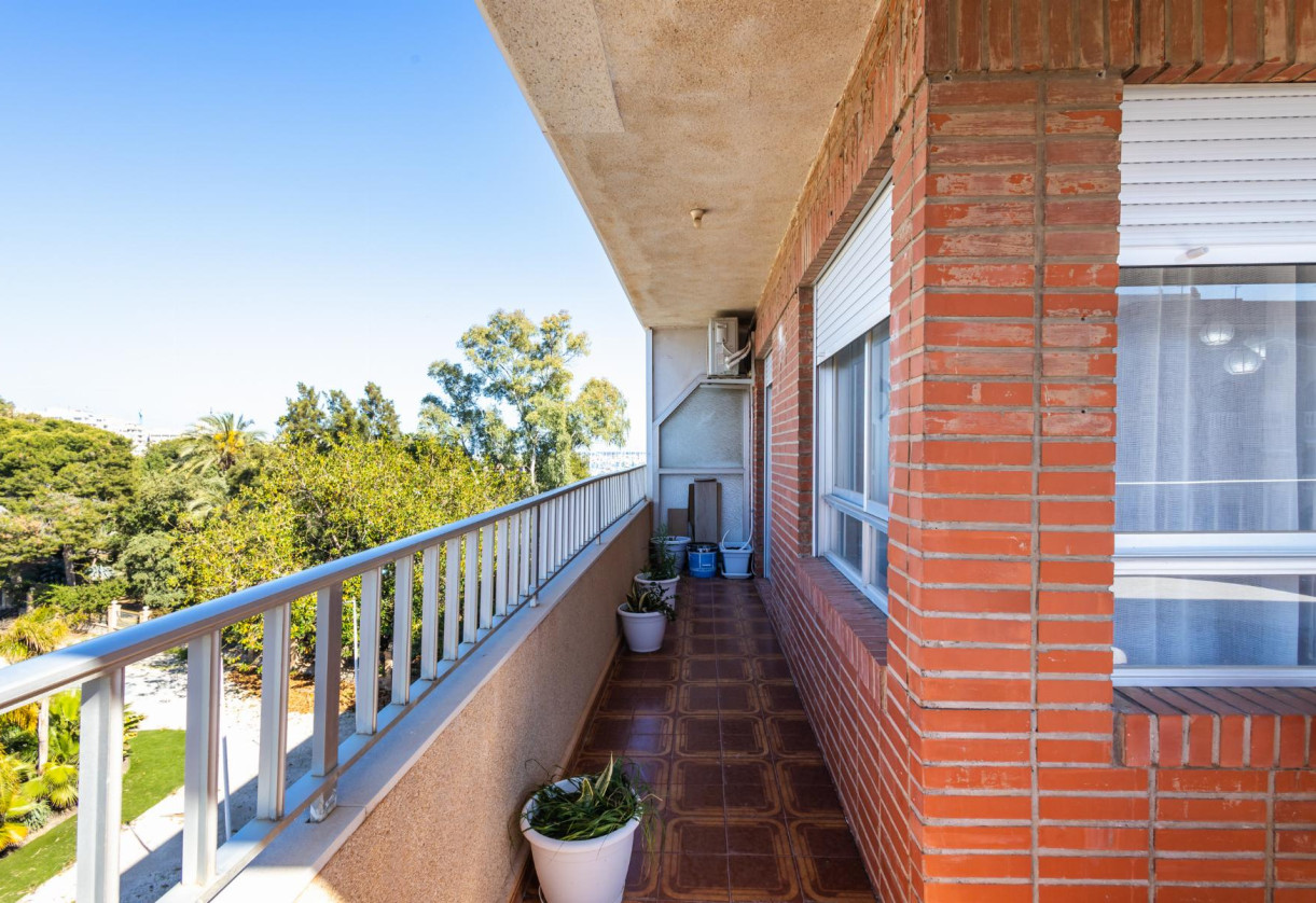 Resale · APARTAMENTO · Torrevieja · Playa del Acequión
