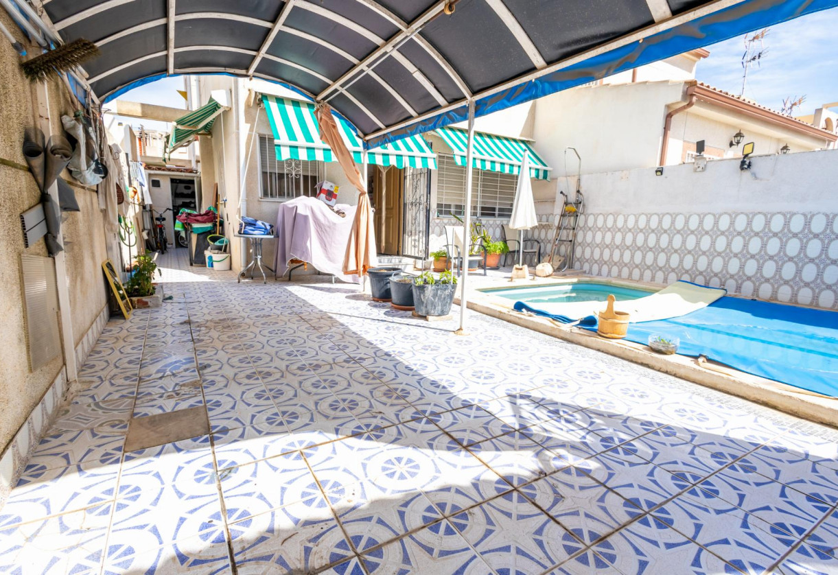 Sale · Chalet · Torrevieja · torreta III