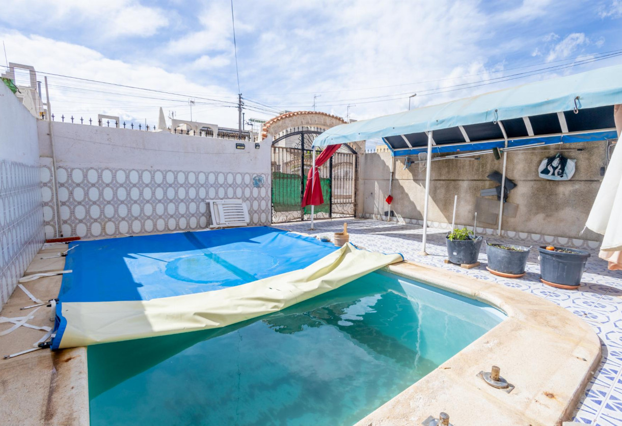 Sale · Chalet · Torrevieja · torreta III